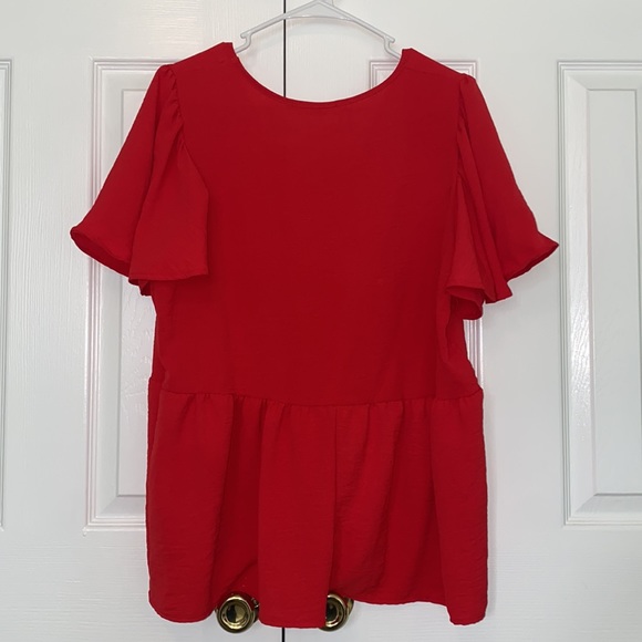 Like New Entro Peplum Top with Flutter Sleeves - Picture 2 of 3